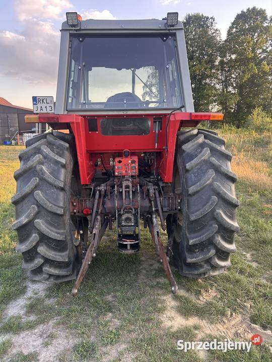 Massey Ferguson 690 z ładowaczem Massey Ferguson Widełka