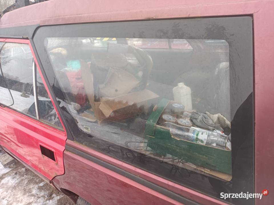 polonez kombi szyby klapa plastikitylne ramka Części samochodowe Pionki sprzedam