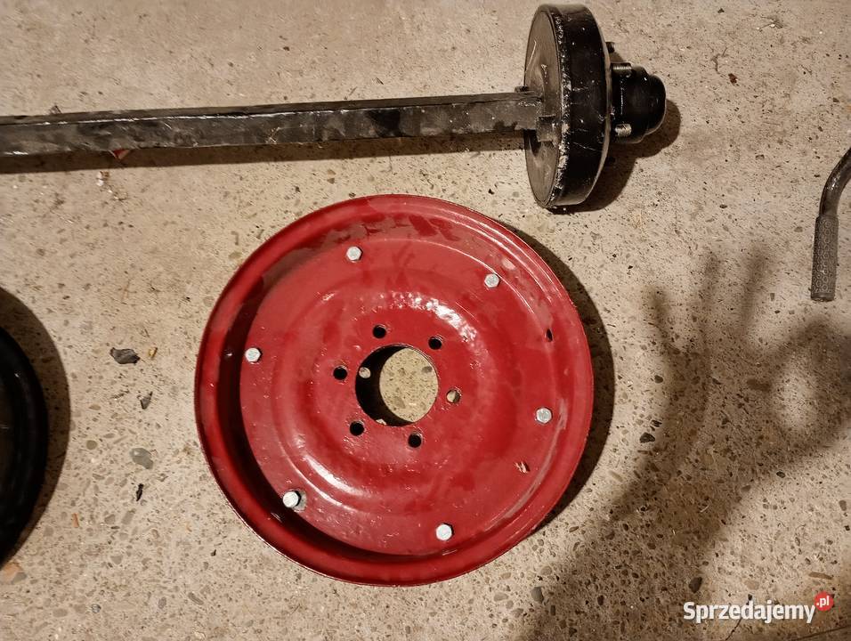 oś i felgi wozu konnego Białobrzegi