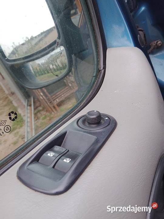 SPRZEDAM RENAULT TRAFIK 25 dCi 150kw 2008 garażowany Trafic Przysucha