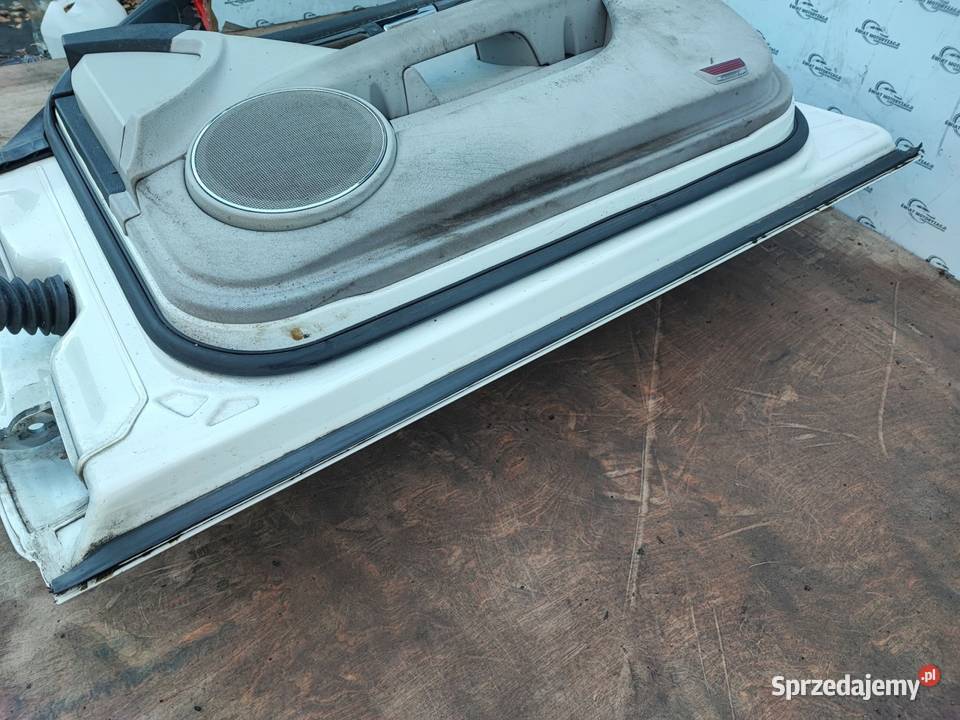 MERCEDES W204 09r Drzwi prawy przód 70mikronów osobowe Drzwi Kielce sprzedam