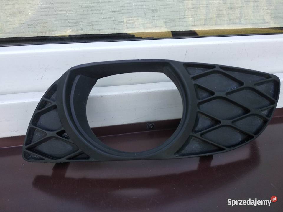 Toyota Yaris I 1 kratka zderzaka przedniego lewa Zderzaki Sieradz