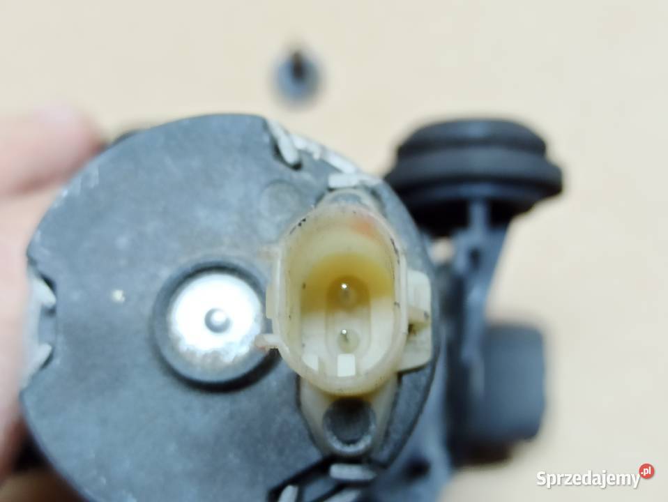 Pompa wody BMW E91 E90 0392020097 6411692824602 Bolesławiec sprzedam