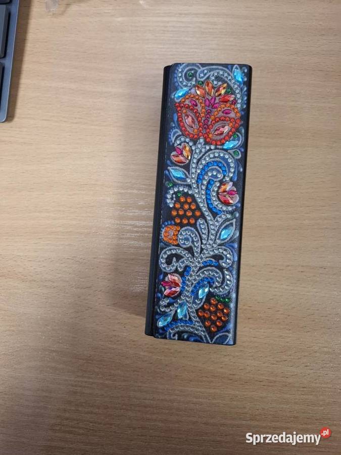 Etui na okulary wyklejane diamencikami Warszawa