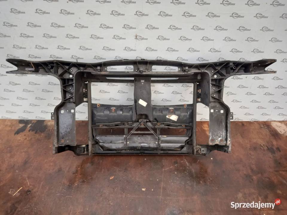 BMW E90 pas przedni wzmocnienie kierownica