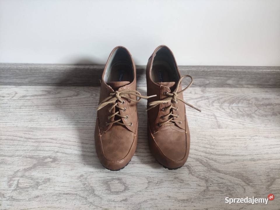 Półbuty na obcasie Street Feet rozmiar 38 Półbuty małopolskie