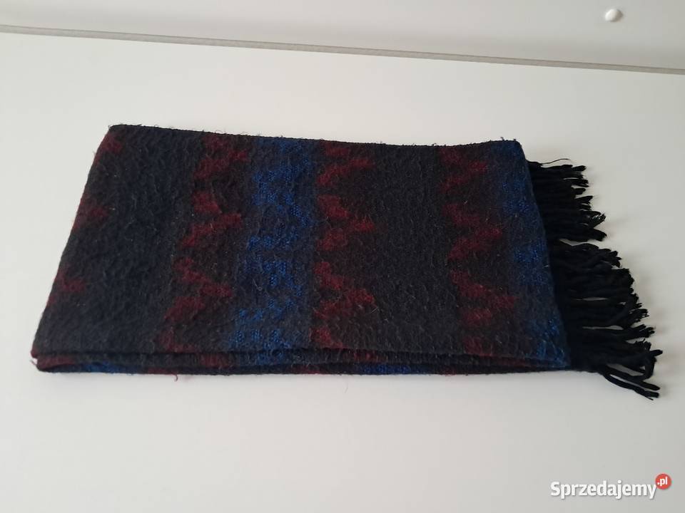 Szal z frędzlami czarno niebiesko czerwony do Kraków