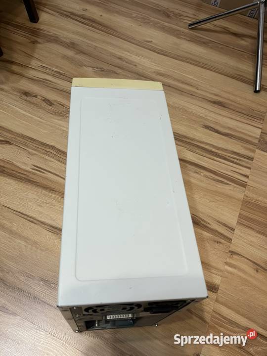 Zabytkowy komputer PC AT Pentium 100 MHz