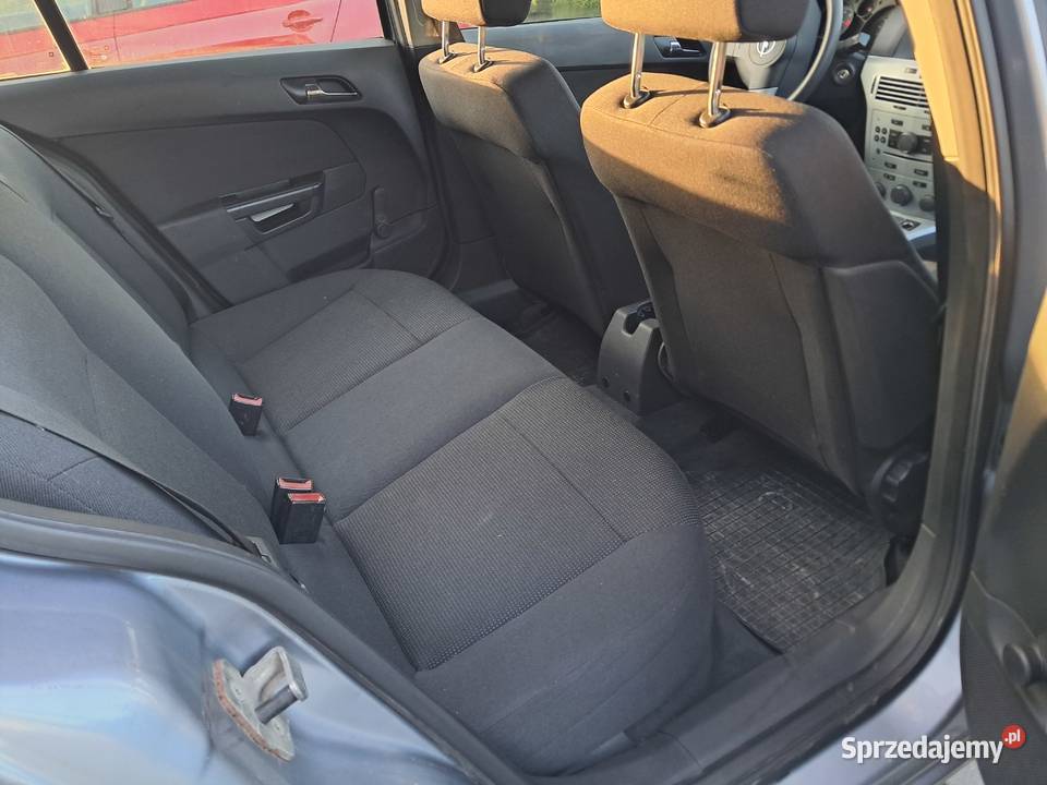 Opel Astra 2009 14 Zadbany nieuszkodzony Zawiercie