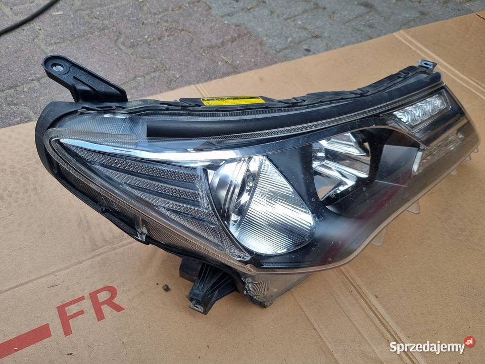 LAMPA PRAWA PRZEDNIA PRZÓD XENON TOYOTA RAV4 IV wielkopolskie