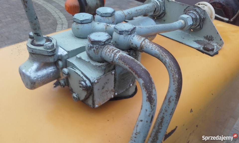 Rozdzielacz URSUS C330 Oryginał Piotrków Trybunalski