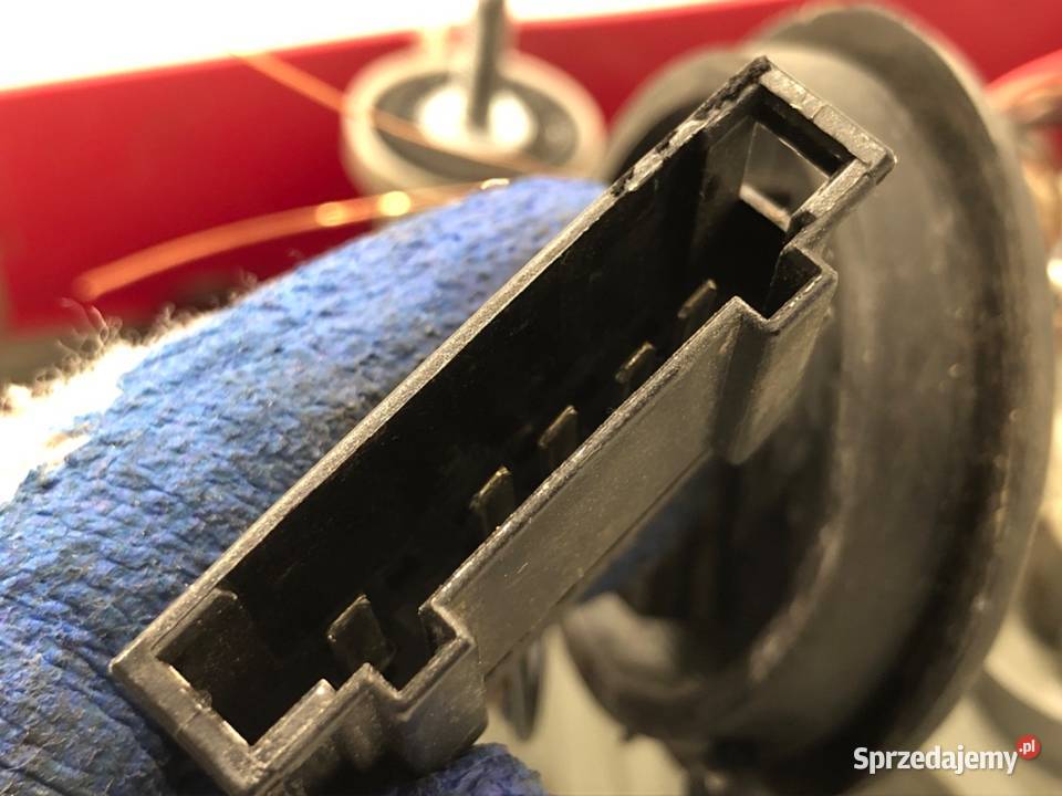 LAMPA LEWY TYŁ SKODA FABIA II 5J6945111