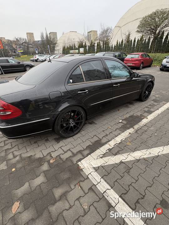Mercedes Benz E klasa w211 32cdi r6 czarny Szczecin
