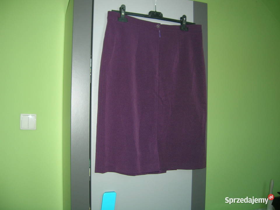 Spódnica fioletowa z zakładkami XL Spódnice i sukienki Czarna