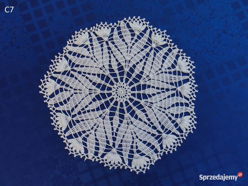 Serwetki białe szydełkowe na szydełku 2029 Obrusy i serwety lubelskie