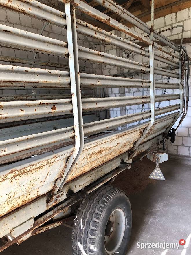 Przyczepa samozbierająca do trawy siana T0102 Sejny