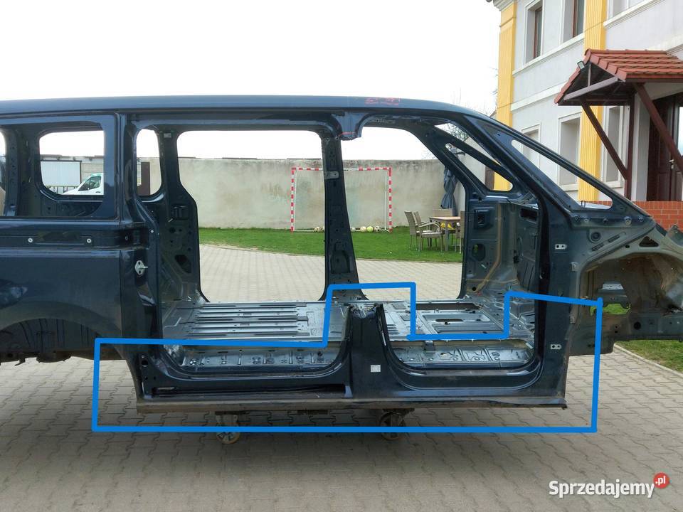 VW Multivan 7T0 T7 2023r próg słupek bok prawy sprzedam