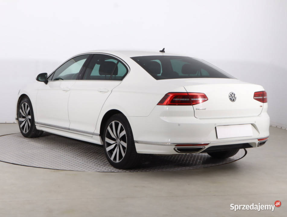 VW Passat 18 TSI nawigacja