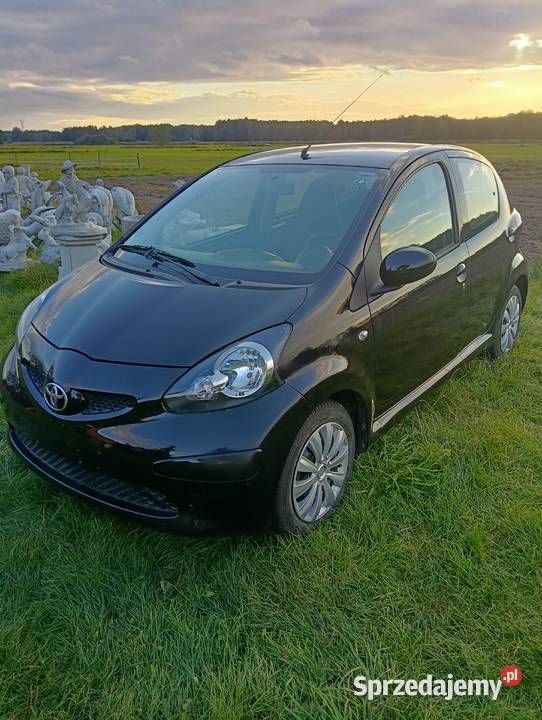Toyota Aygo stan CD Janówek