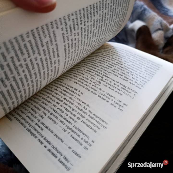 książka Jadalne owoce leśne autorstwa Wiesława Poznań