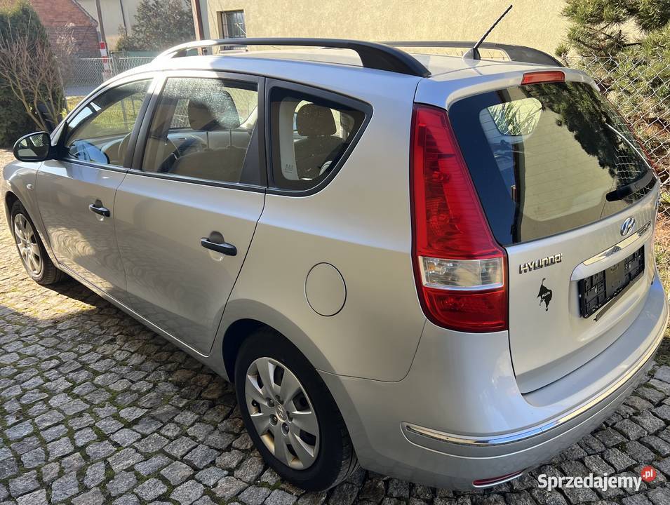 Hyundai i30 Cw 16 crdi 90 Super stan Wrocław sprzedam