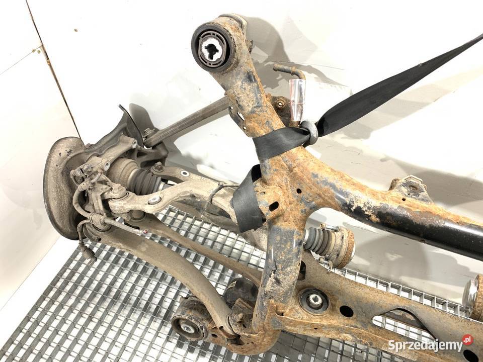 BELKA TYŁ AUDI Q8 SUV TYLNA ZAWIESZENIA osobowe