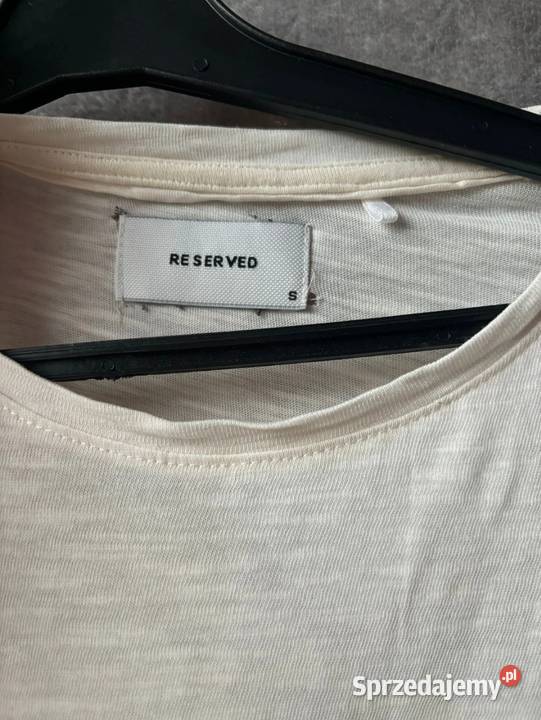 Białobeżowy Tshirt Reserved Poznań