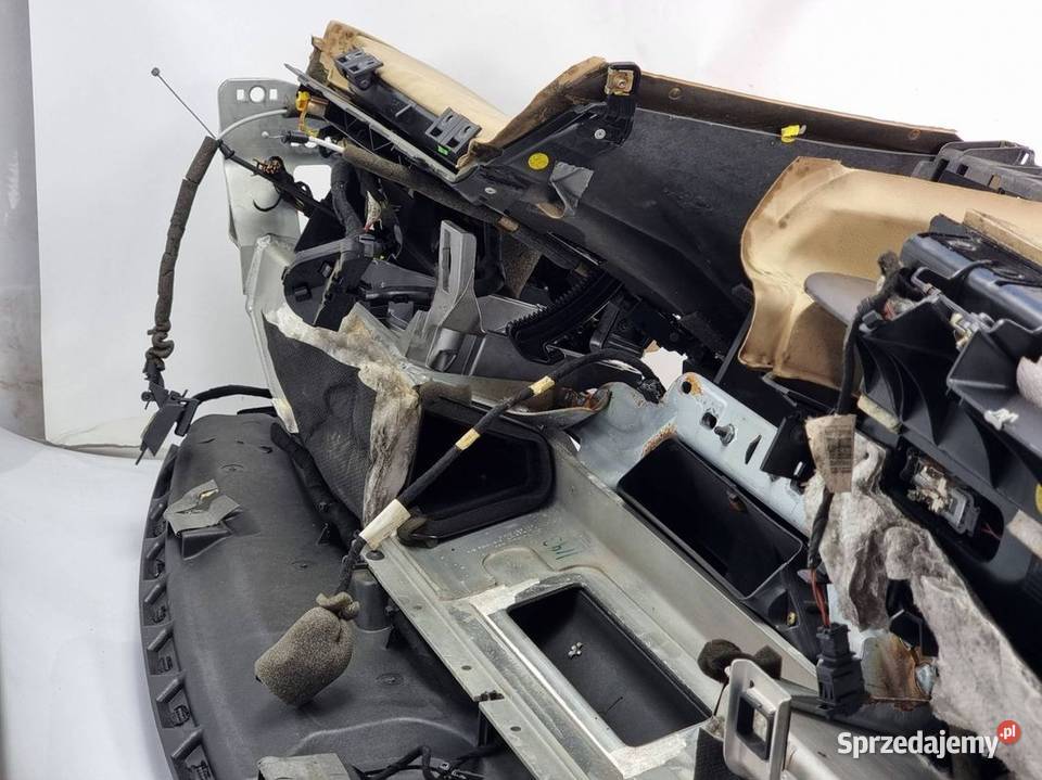 DESKA KOKPIT VOLKSWAGEN PHAETON Lipno