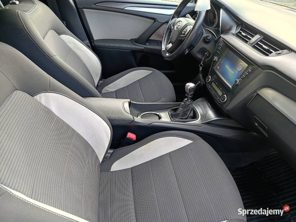 TOYOTA AVENSIS manualna Chełm