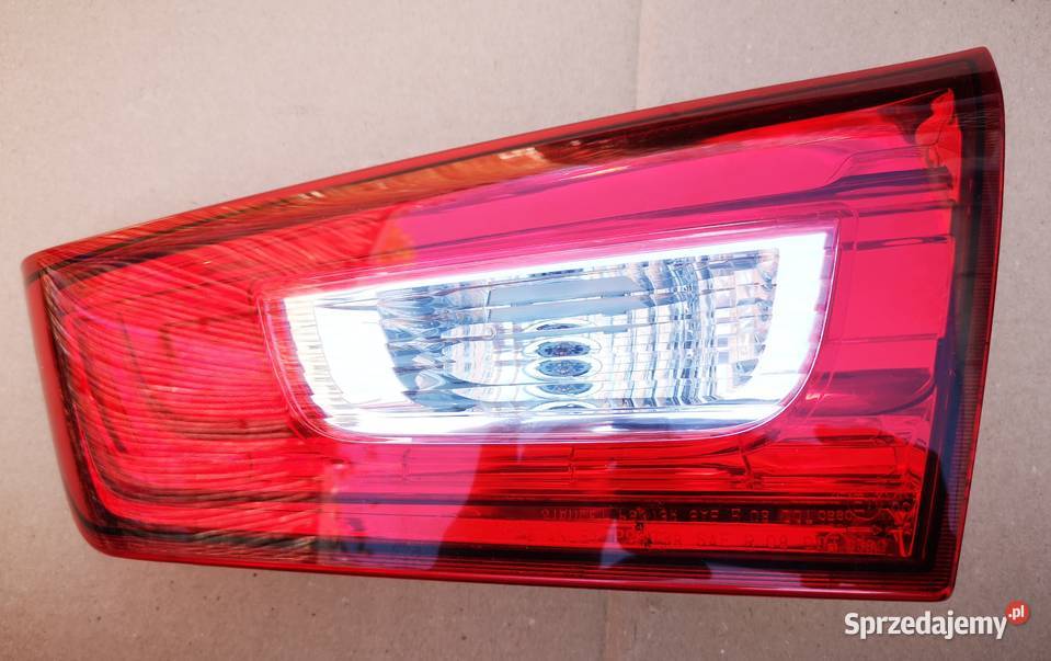 Lampa prawy tył w klapie Mitsubishi ASX 1019 osobowe Warszawa