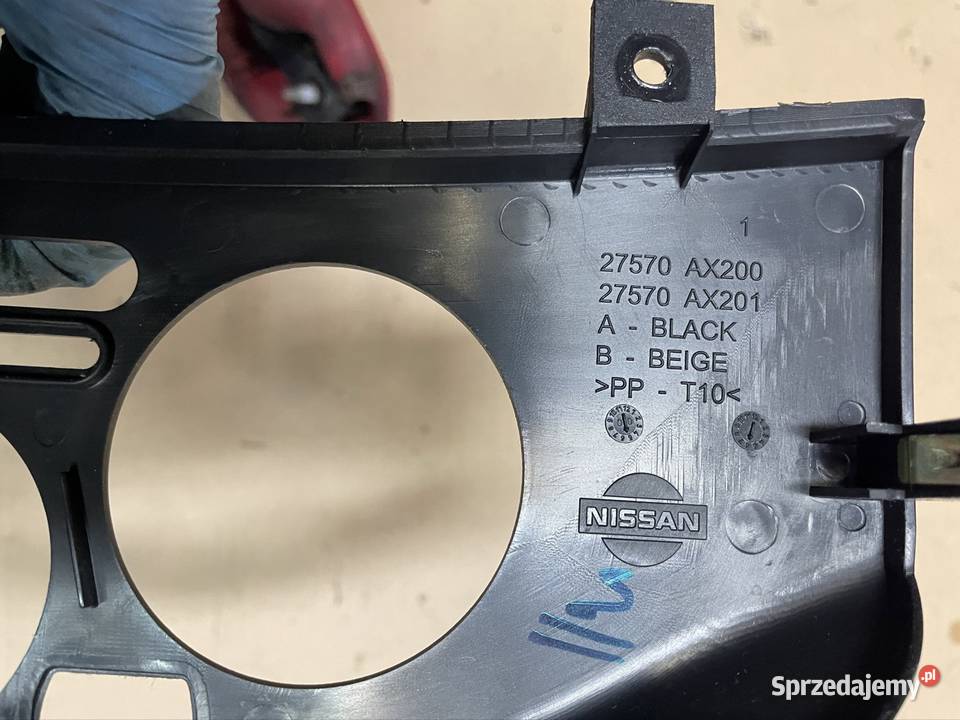 27570 AX200 ramka panelu nawiewu Nissan micra