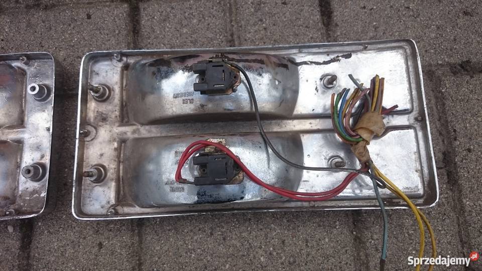 Lampa Lampy Fiat 125p prawa lewa lampy tylne wielkopolskie Ostrów Wielkopolski sprzedam