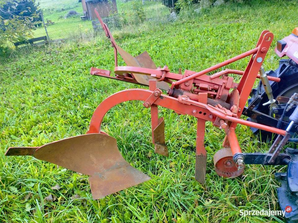 Pług jednoskibowy obrotowy