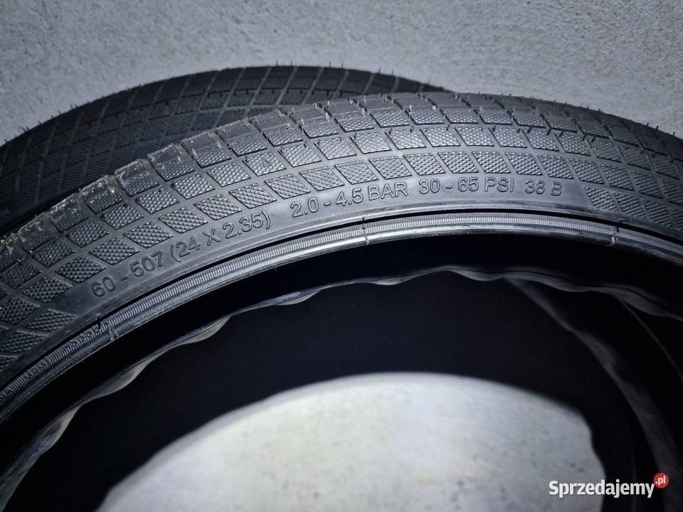 Opony 24x235 Części i akcesoria Sulejów sprzedam