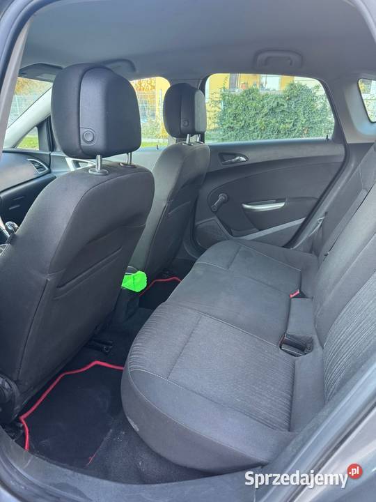 Opel astra 14 turbo 140 2011 ZAMIANA Samochody osobowe