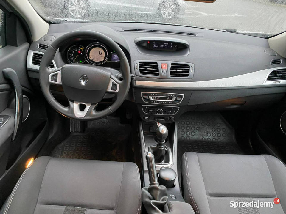 Renault Megane benzynka cz deszczu zmierzchu PDC srebrny Żory