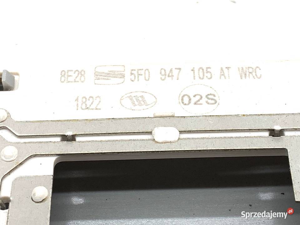 LAMPA SUFITOWA SEAT LEON III 5F0947105AT