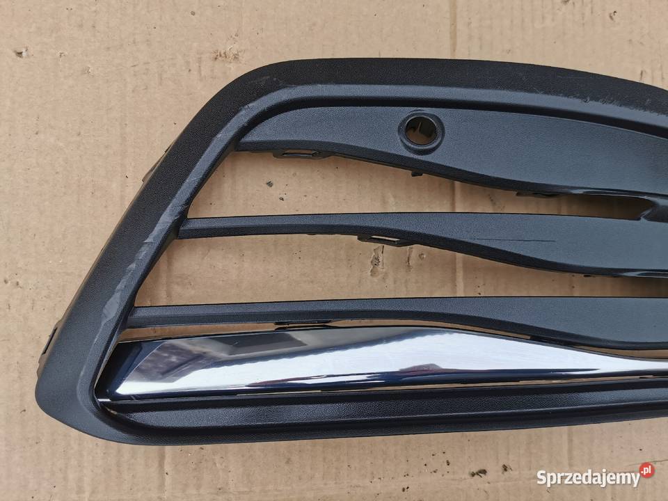 Kratka zderzaka przód prawa Chrom golf 8 VIII sprzedam
