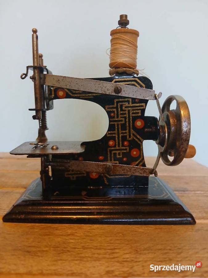 Zabytkowa miniaturowa maszyna do szycia Kraków