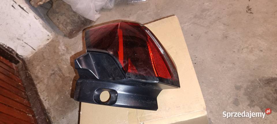 LAMPA LEWA PRAWA TYŁ tylna CITROEN C4 III eC4