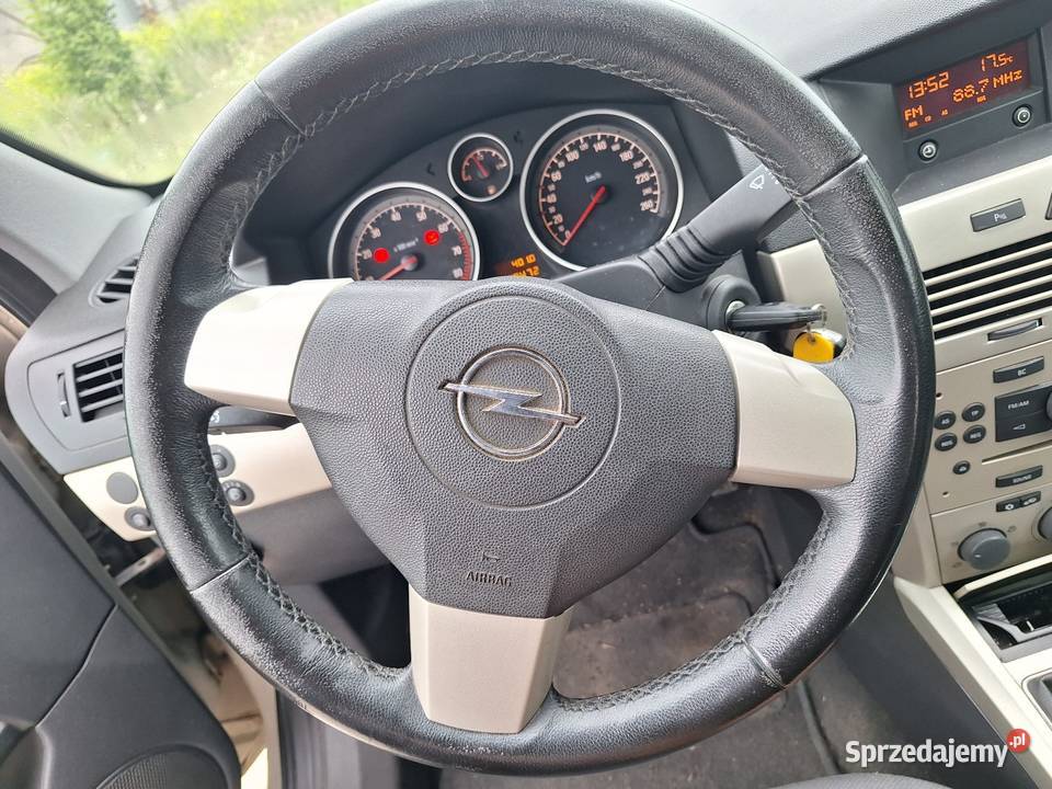 Opel Astra H GTC 14 90 LPG Klima Czujniki 2008r możliwa zamiana Choceń
