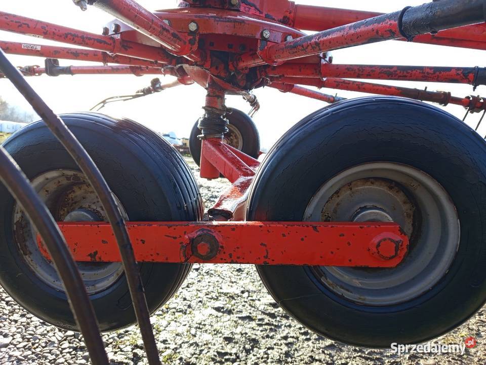 Zgrabiarka karuzelowa Fella TS 335 dn Brzostek