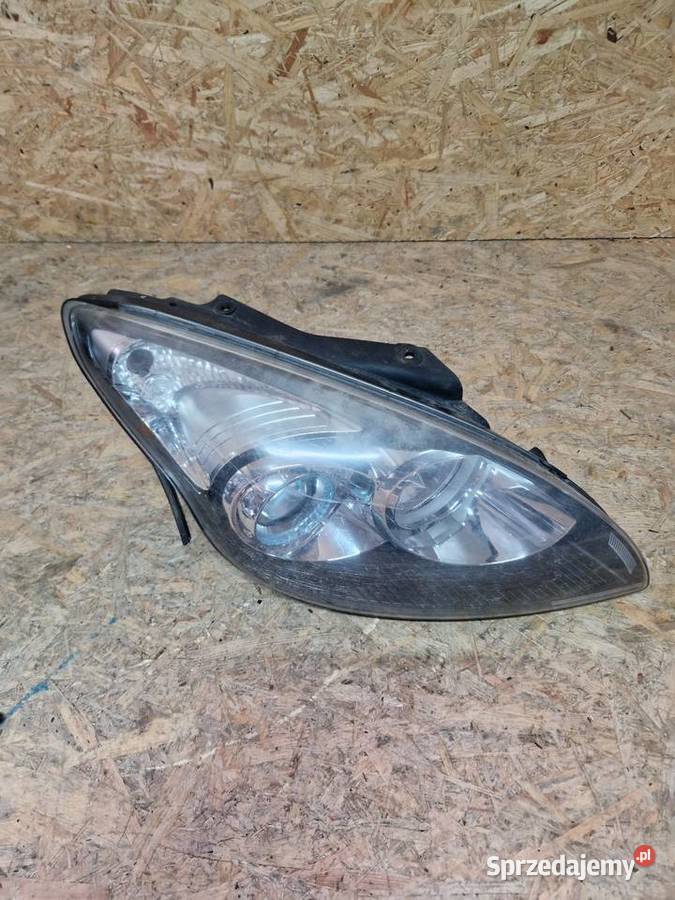 Hyundai I30 Lampa prawy przód 921022R000 Europa osobowe