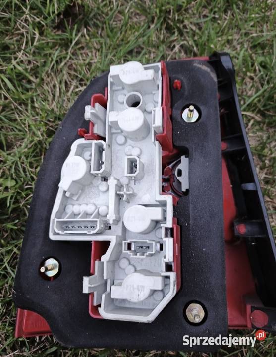 Lampa tylna prawa VW Passat B5 3B5945096AE prawe