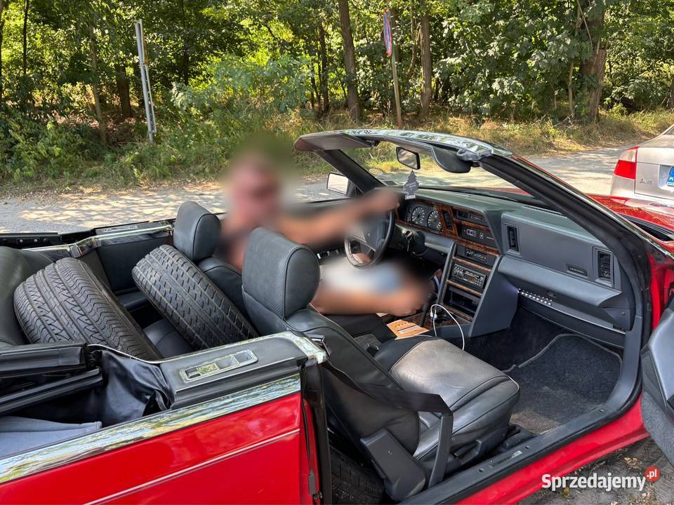 Chrysler Le Baron zarejestrowany jako samochód klimatyzacja Skała