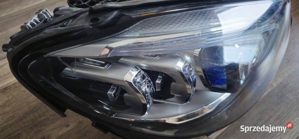 MercedesBenz Cklasa W205 Reflektor LED prawy osobowe dolnośląskie