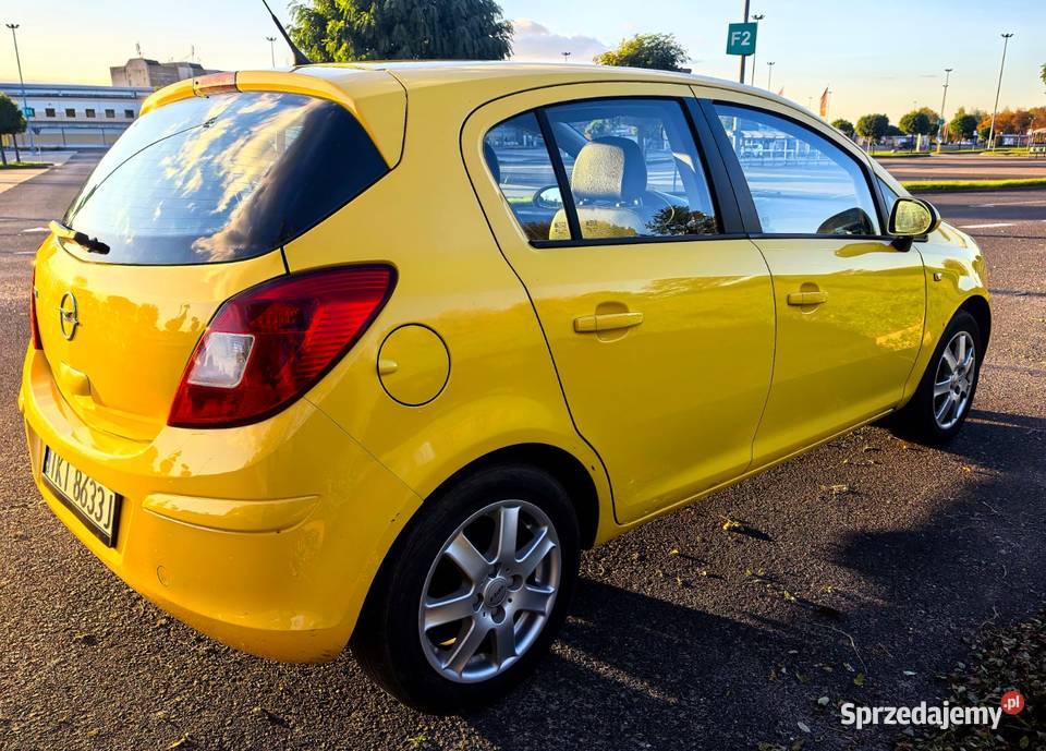 Opel Corsa D 14 90 2009 Hatchback łódzkie Łódź