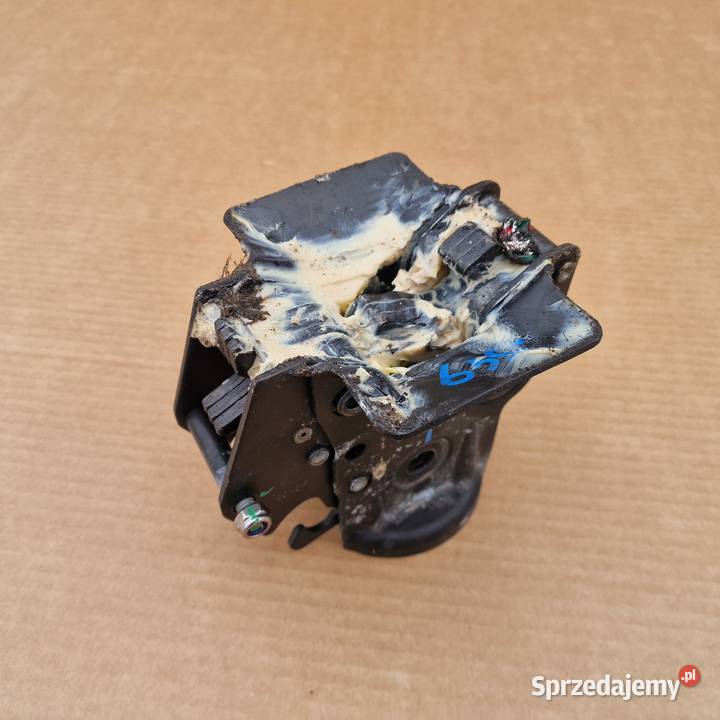 VOLVO FH4 ZAMEK KABINY RYGIEL 22247233 ciężarowe Bieleń sprzedam