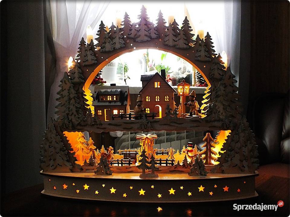 Świąteczna Szopka ruchoma drewniana na parapet