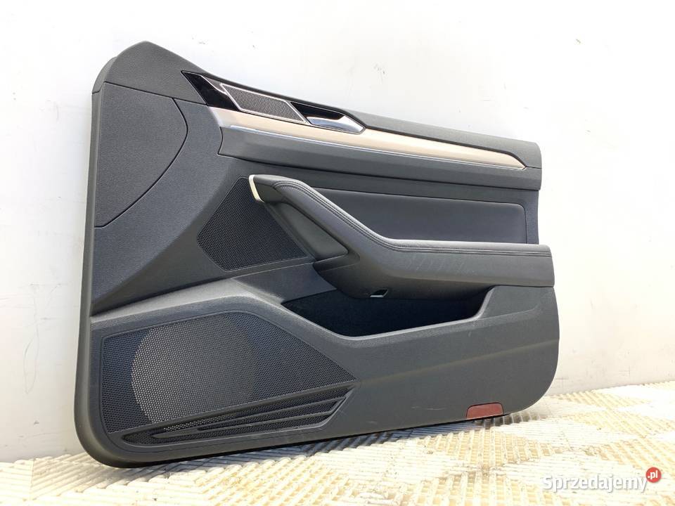 BOCZEK DRZWI PRAWY PRZÓD VW PASSAT B8 Kombi